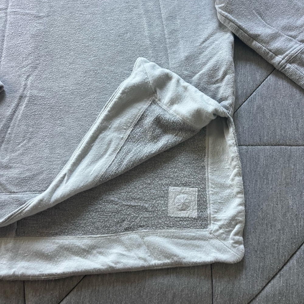 Athleta women’s Light Gray Sweatshirt - Picture 4 of 7